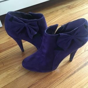 Impo purple suede booties